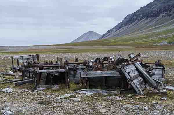 147 - Noruega - islas Svalbard - isla de Spitsbergen - Ingeborgfjellet - antiguo asentamiento minero